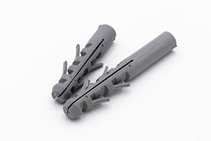 Chevilles en nylon pour poser un filet anti-oiseaux sur mesure